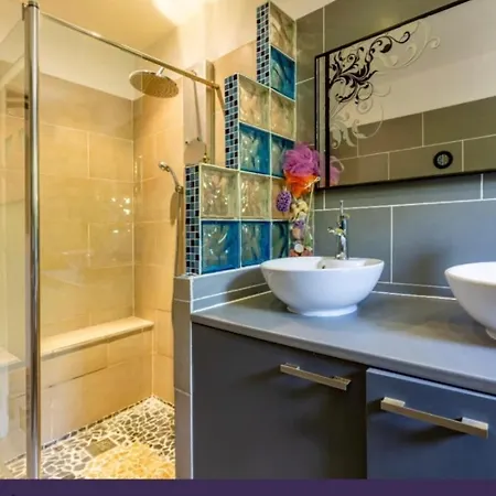 Agreable Avec Jacuzzi Vinassan