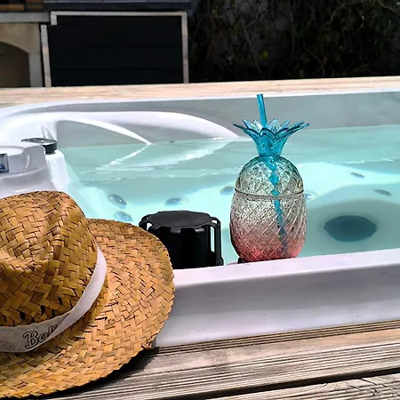 Agreable Avec Jacuzzi * Vinassan