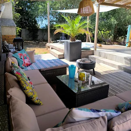Agreable Avec Jacuzzi Ferienhaus *