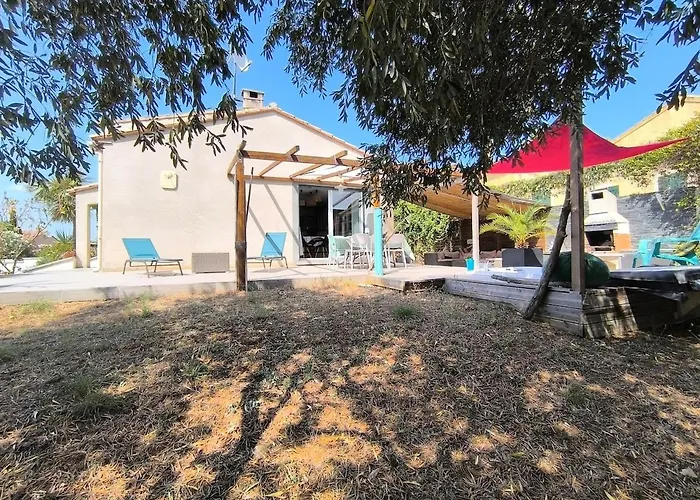 Agreable Maison Avec Jacuzzi Vakantiehuis *