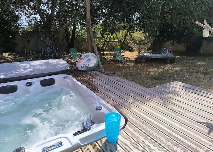 Agreable Maison Avec Jacuzzi Vakantiehuis